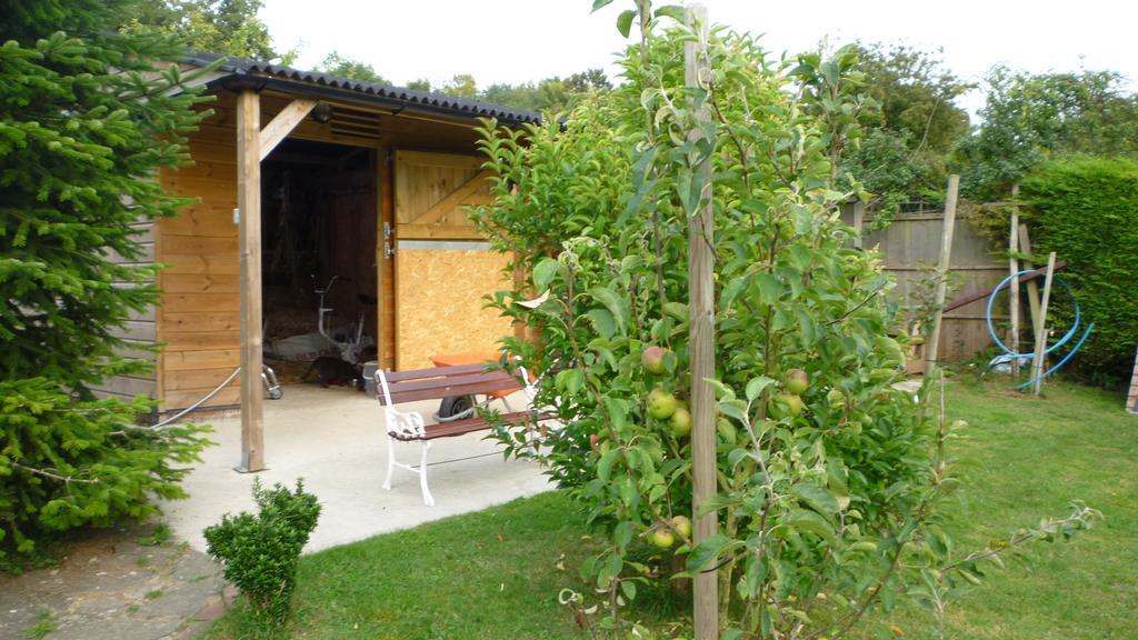 Hopewell Self-Catering Apartment Грейвсенд Екстериор снимка